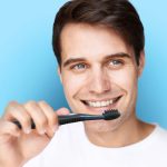 Cepillo Dental Oral-B Negro X 2 Unidades - Imagen 6